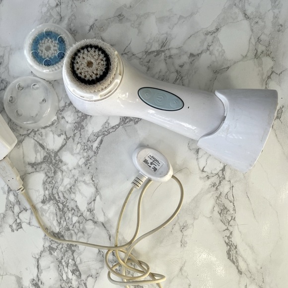 Clarisonic Facial body massage exfoliate machine - Picture 1 of 2